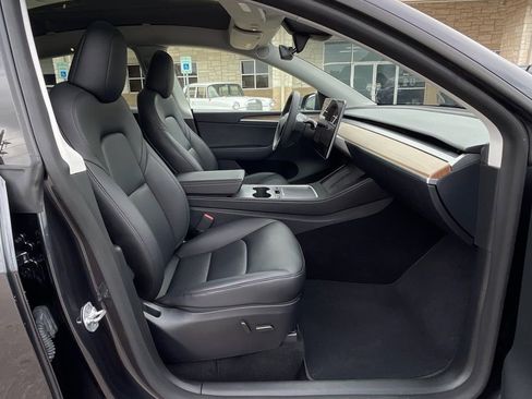 Used 2024 Tesla Model Y Long Range image 32