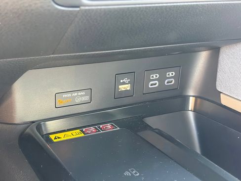 Used 2025 Toyota Camry LE FWD image 8
