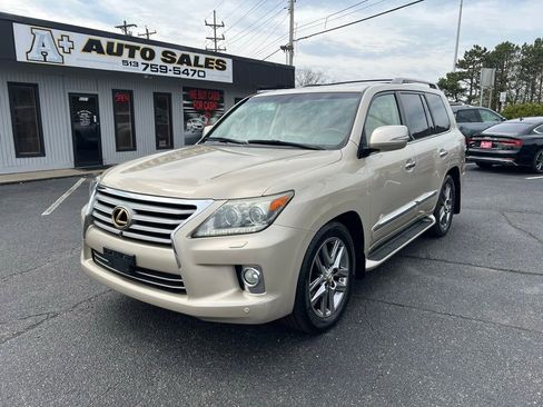 Used 2013 Lexus LX 570 4WD w/ Luxury Pkg image 2
