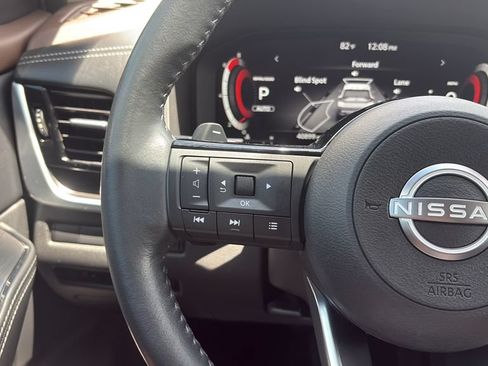 Used 2022 Nissan Rogue Platinum w/ Head-Up Display Package AWD/4WD image 21