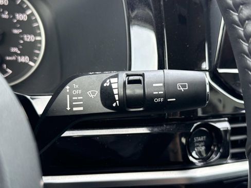 Used 2025 Nissan Pathfinder SV image 17