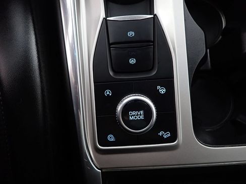 Used 2020 Ford Explorer Platinum w/ Premium Technology Package AWD/4WD image 8