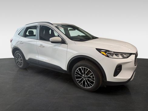 Used 2023 Ford Escape SE FWD image 5