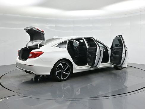 Used 2018 Honda Accord Sport image 5