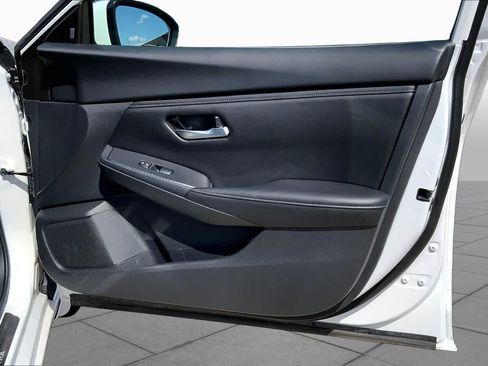 Used 2024 Nissan Sentra SV FWD image 21