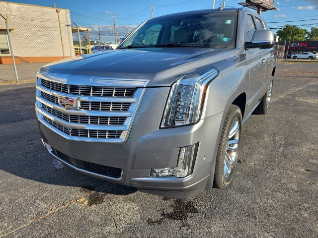 Used 2020 Cadillac Escalade Premium Luxury w/ LPO, Radiant Package AWD/4WD image 4
