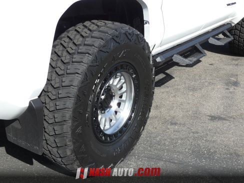 Used 2025 Toyota Tacoma TRD Sport AWD/4WD image 25