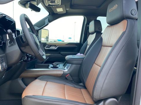 New 2025 Chevrolet Silverado 2500 High Country w/ Technology Package AWD/4WD image 17