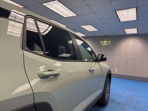 New 2026 Chevrolet Equinox LT w/ Convenience Package II FWD image 6