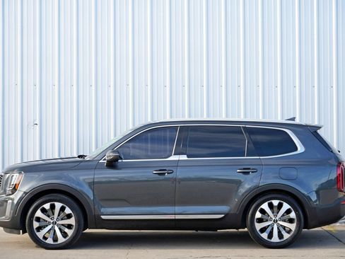 Used 2020 Kia Telluride EX w/ EX Premium Package image 47