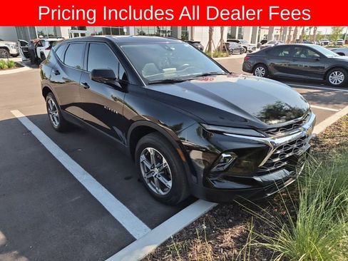 Used 2023 Chevrolet Blazer LT AWD/4WD image 2