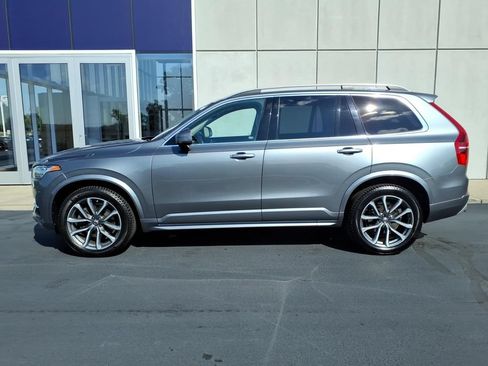 Used 2019 Volvo XC90 T5 Momentum w/ Protection Package AWD/4WD image 3