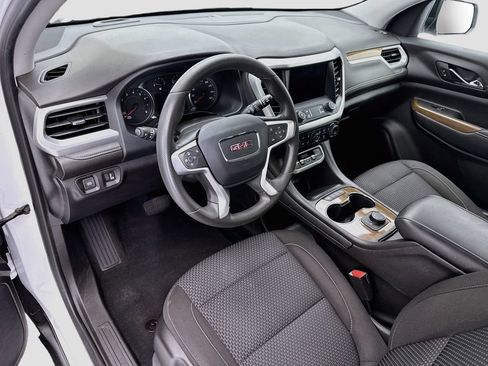 Used 2023 GMC Acadia SLE w/ Elevation Edition FWD image 9