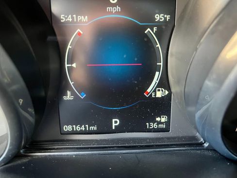 Used 2016 Jaguar XF S image 21