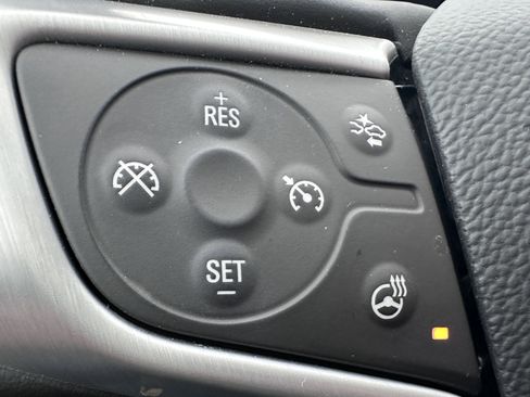 Used 2024 GMC Terrain SLT w/ Infotainment Package II image 21