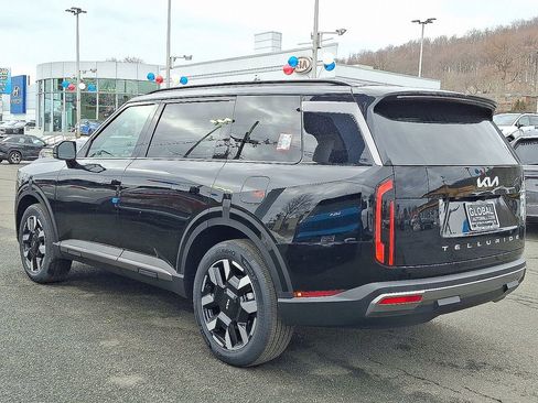 New 2027 Kia Telluride S image 3