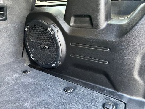 Used 2019 Jeep Wrangler Unlimited Sahara w/ Quick Order Package 24M Moab AWD/4WD image 15