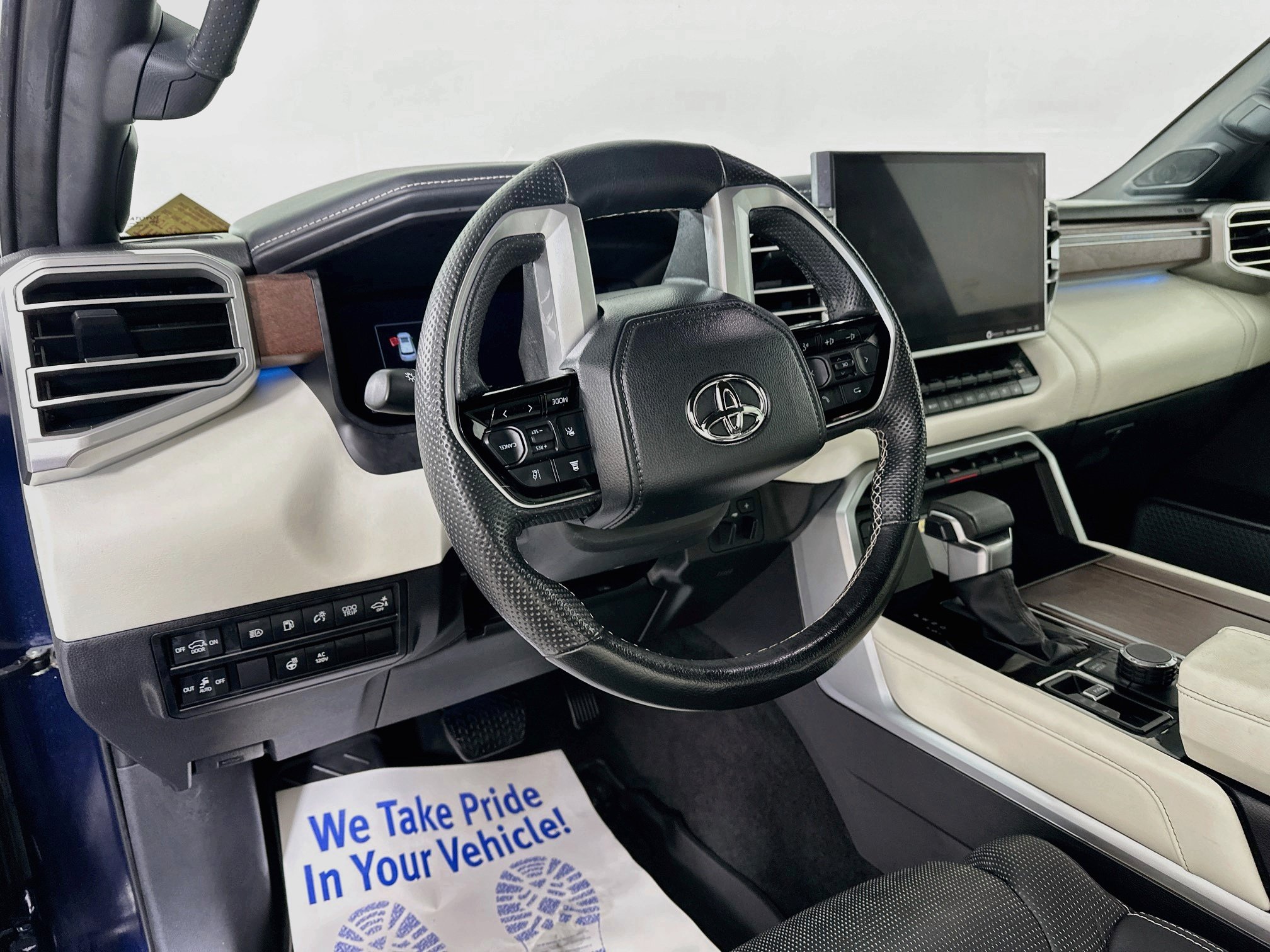 Certified 2024 Toyota Sequoia Capstone AWD/4WD image 9