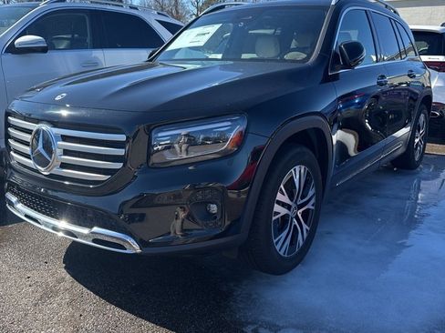 New 2026 Mercedes-Benz GLB 250 4MATIC image 1