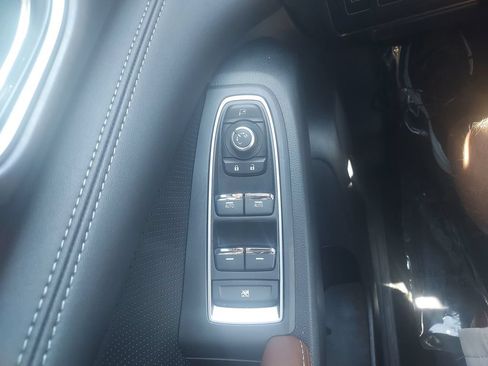 Used 2023 Subaru Ascent Touring AWD/4WD image 29