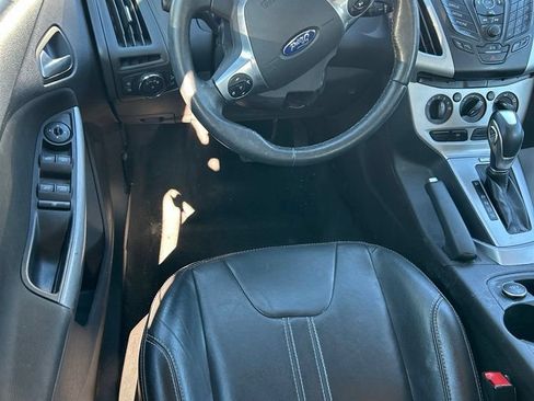 Used 2014 Ford Focus SE w/ Equipment Group 201A FWD image 5