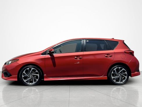 Used 2017 Toyota Corolla iM w/ Carpet Mat Package FWD image 2