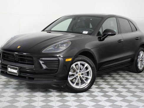 Certified 2026 Porsche Macan AWD/4WD image 35
