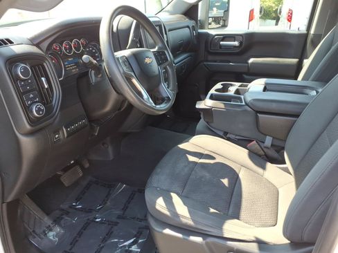 Used 2021 Chevrolet Silverado 2500 Custom w/ Custom Convenience Package AWD/4WD image 10