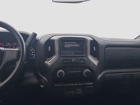 Used 2022 Chevrolet Silverado 1500 Custom image 15