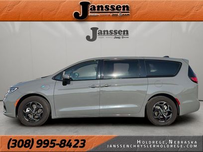 Used 2023 Chrysler Pacifica Touring-L w/ S Appearance Package