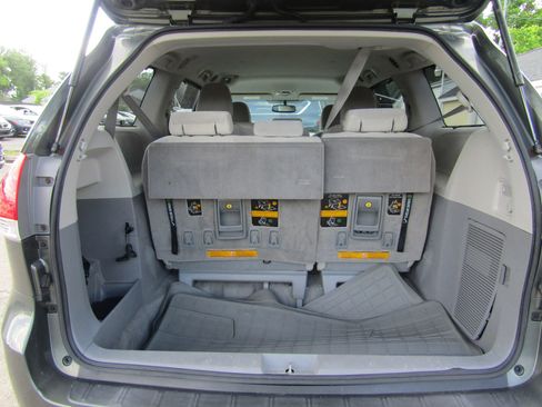 Used 2013 Toyota Sienna LE w/ Towing Pkg FWD image 22