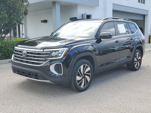 Certified 2024 Volkswagen Atlas SE w/ Panoramic Sunroof Package FWD image 9