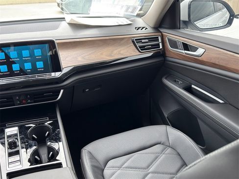 New 2026 Volkswagen Atlas SE image 30