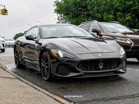 Used 2018 Maserati GranTurismo Sport RWD image 5