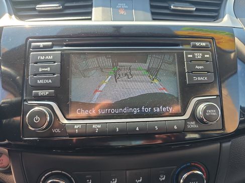 Used 2016 Nissan Sentra SV FWD image 18
