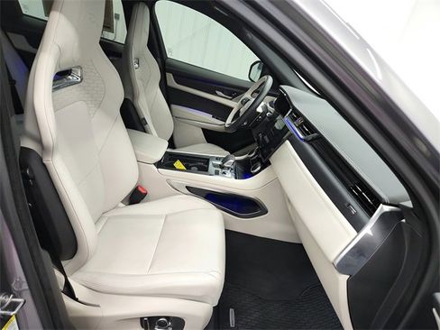 Used 2025 Jaguar F-PACE R-Dynamic S image 36