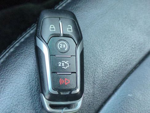 Used 2016 Ford Explorer XLT w/ Equipment Group 202A image 37