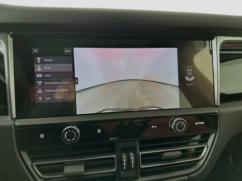 Certified 2026 Porsche Macan AWD/4WD image 17