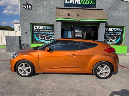 Used 2015 Hyundai Veloster w/ Option Group 02 FWD image 17