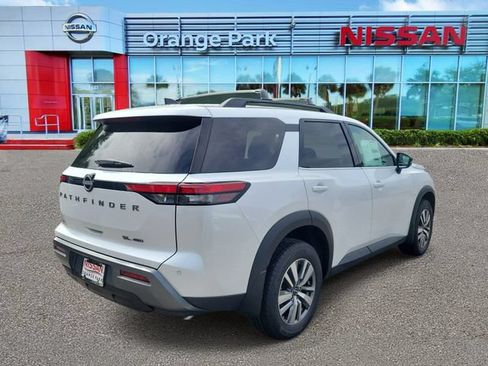 New 2026 Nissan Pathfinder SL AWD/4WD image 2