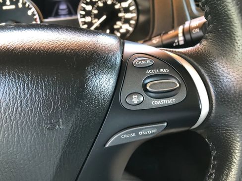 Used 2019 Nissan Pathfinder SV AWD/4WD image 23