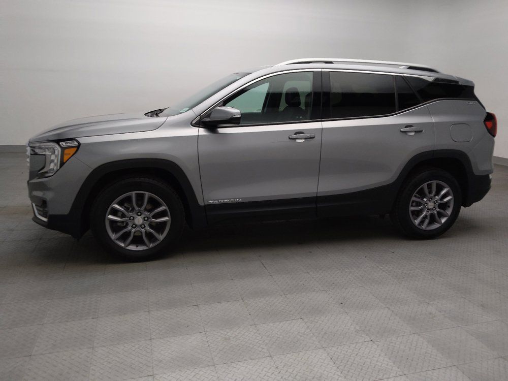 Used 2024 GMC Terrain SLT AWD/4WD image 2