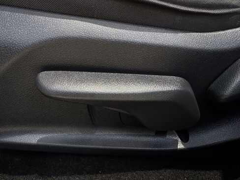 Used 2022 Toyota RAV4 LE FWD image 25