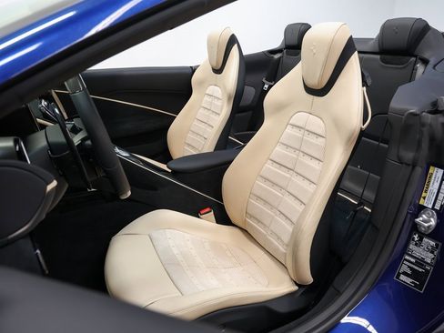 Certified 2025 Ferrari Roma Spider image 67