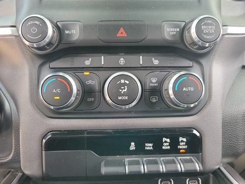 Used 2022 RAM 1500 Big Horn AWD/4WD image 18