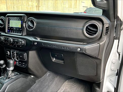 Used 2022 Jeep Wrangler Unlimited Rubicon 4xe w/ Cold Weather Group image 18