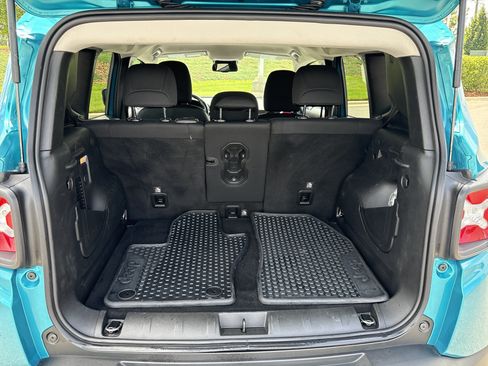 Certified 2022 Jeep Renegade Trailhawk AWD/4WD image 34