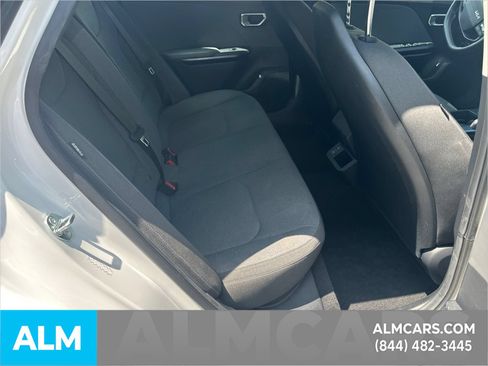 Used 2025 Kia K4 FWD image 17