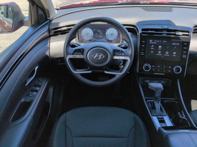 Certified 2024 Hyundai Tucson SE FWD image 17