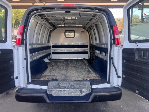 Used 2019 Chevrolet Express 2500 image 8